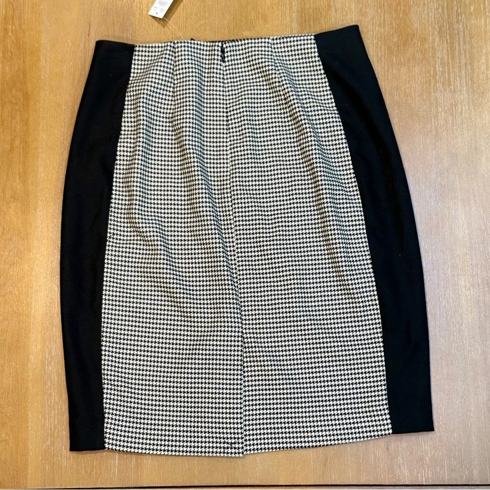 NWT White House Black Market‎ Pencil Skirt Houndstooth Black Ecru Sz 8